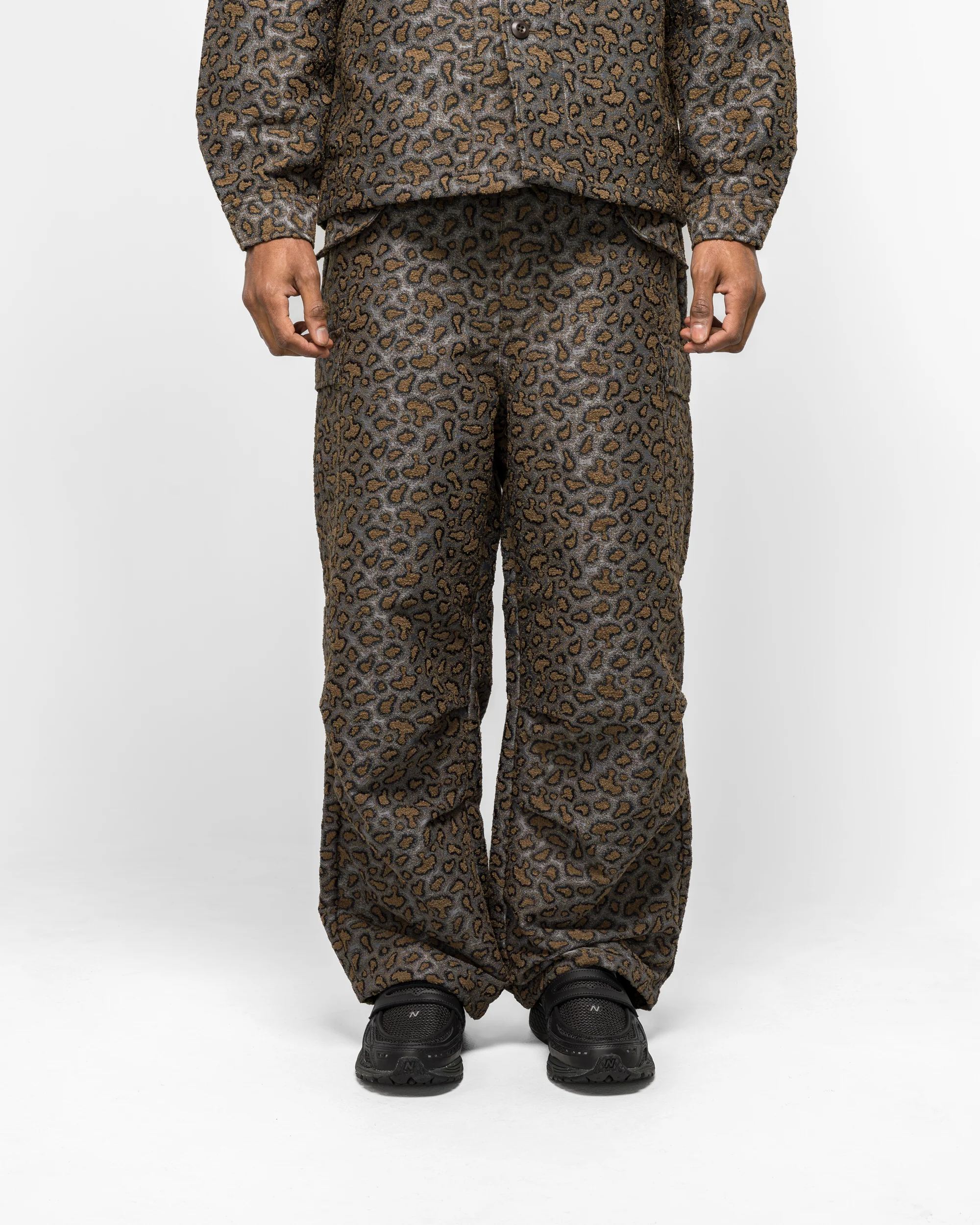 MIL Over 6 Pockets Camo Jacquard - Brown - Image 2