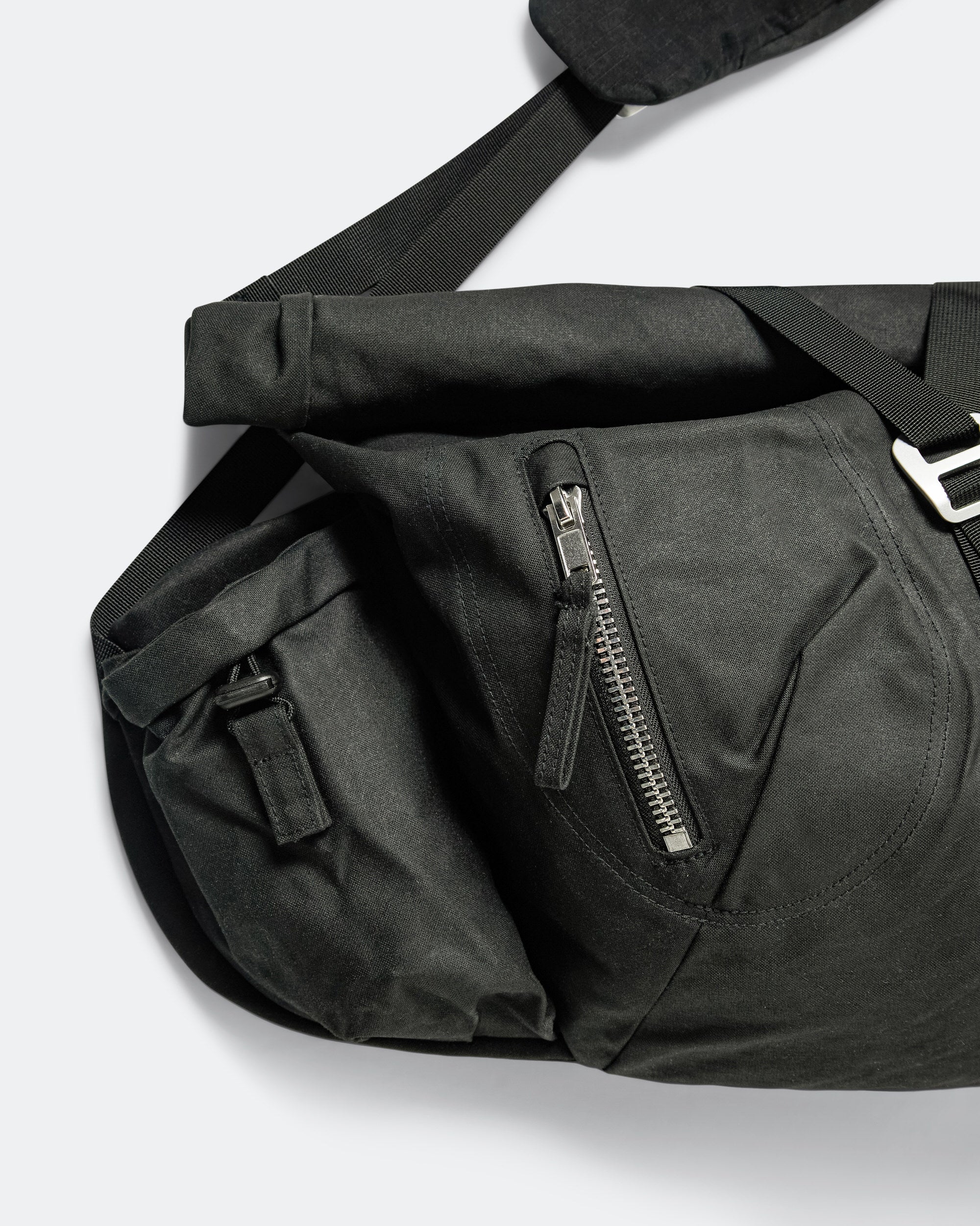 Bubble Roll Bag - Black - Image 4