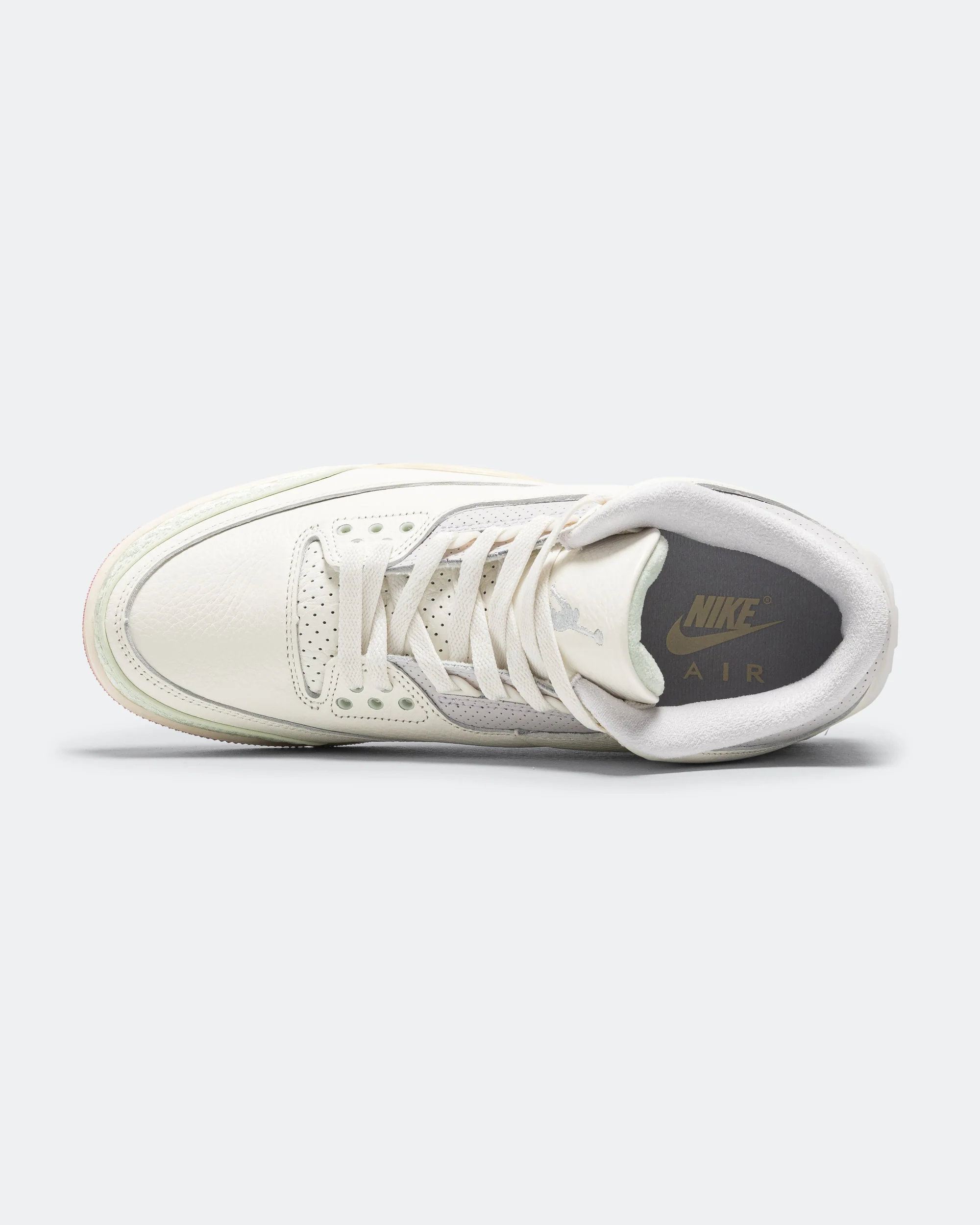 Air Jordan 3 Retro OG - Sail Jade/Aura - Image 4