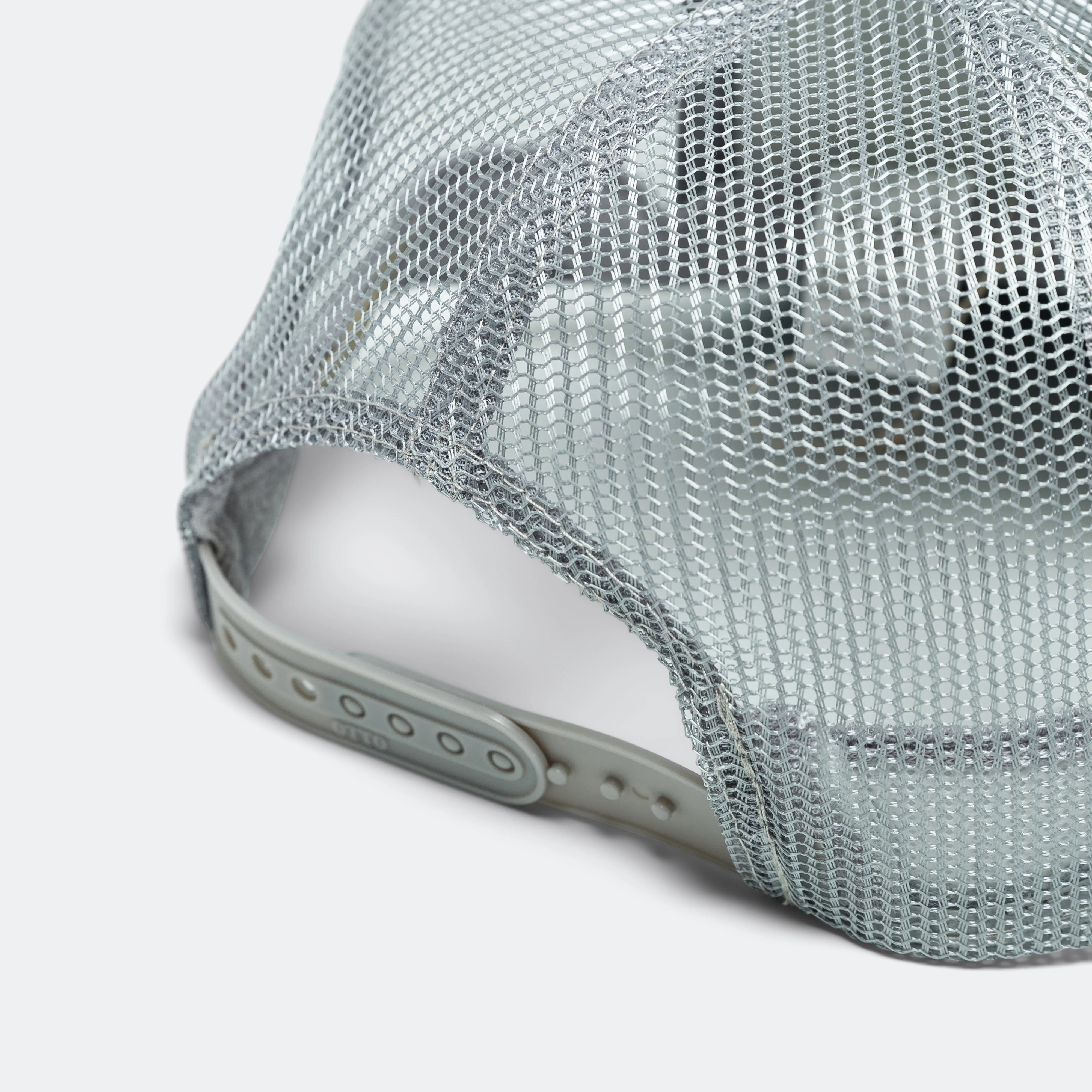 FREE WHEELIN' Trucker Cap - Grey/Black - Image 4