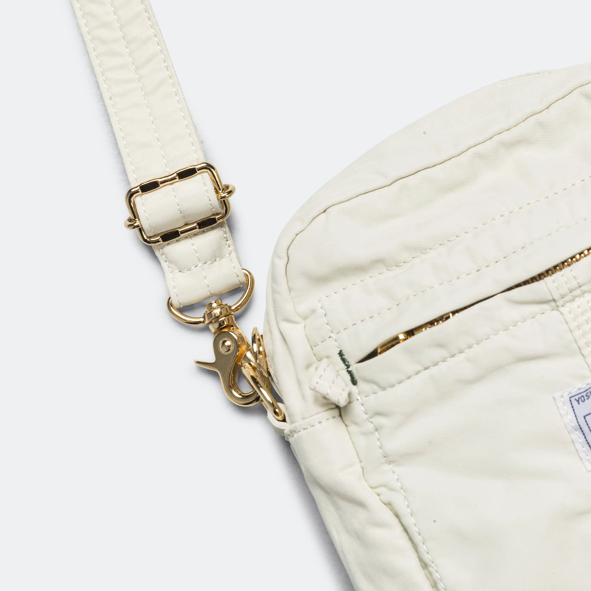 MILE VERTICAL Shoulder Bag - White - Image 4