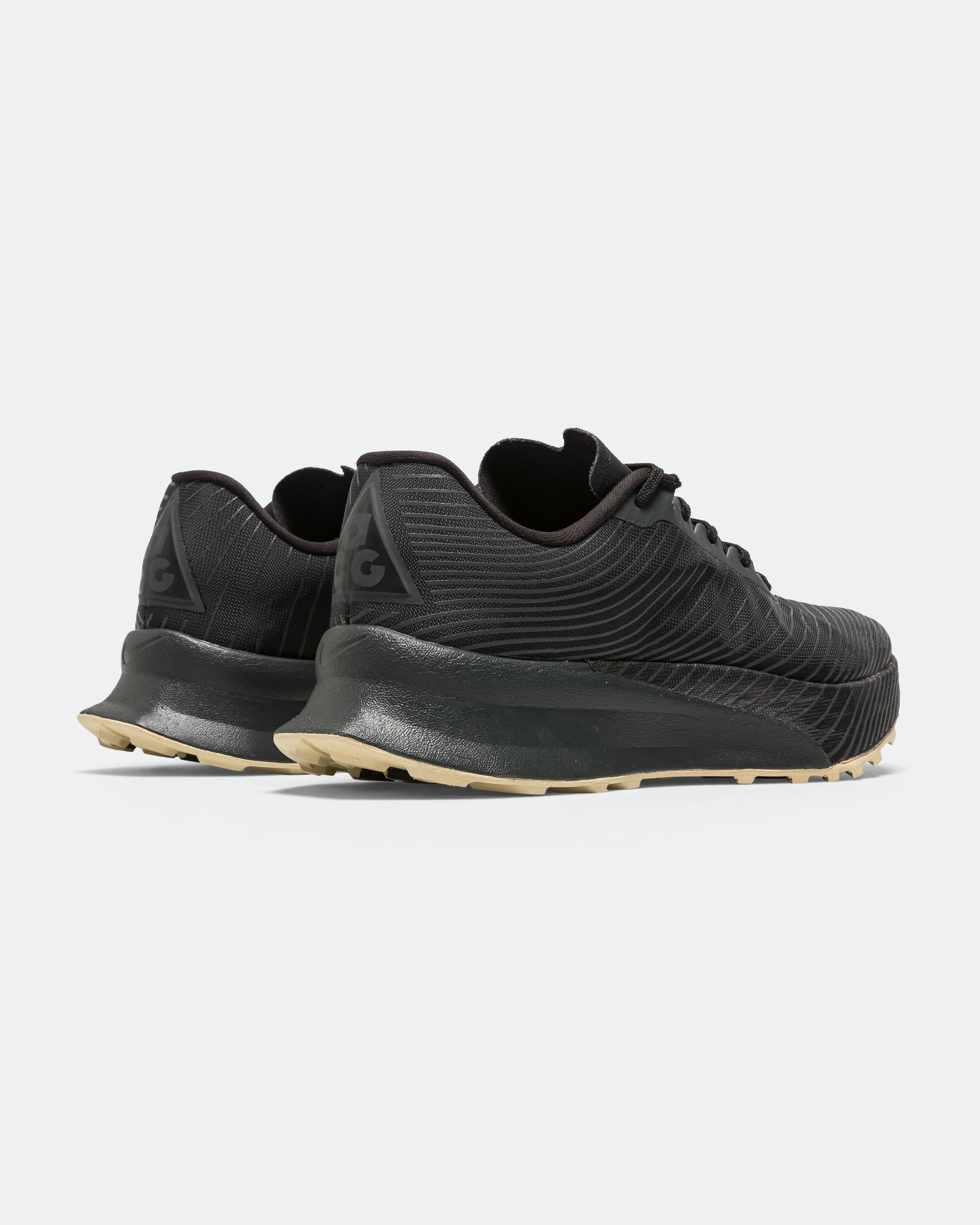 ACG Ultrafly Trail SP - Black/Dk Smoke Grey-Vegas Gold - Image 3