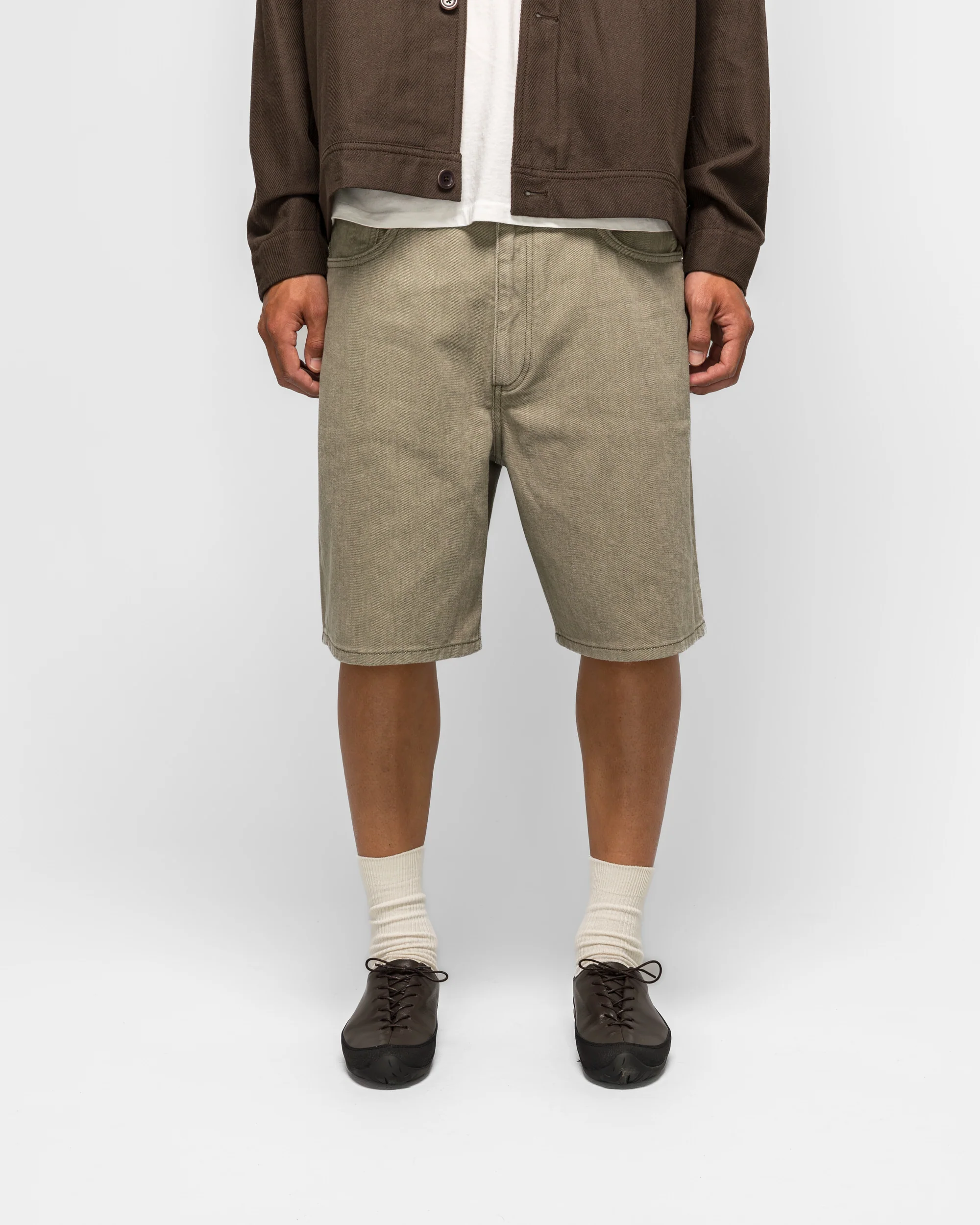 Korshavn Relaxed 5 Pocket Resist Dyed Twill Short - Vetiver - Image 2