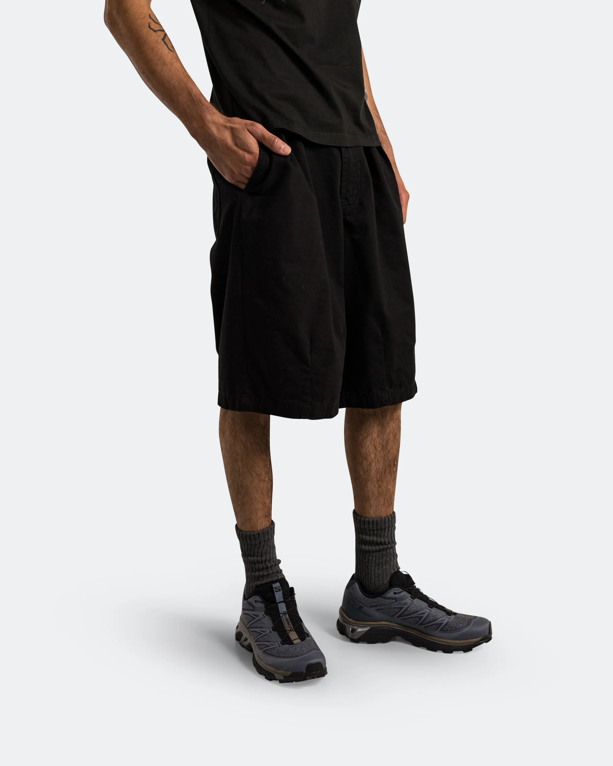 Pleated Balloon Shorts - Black - Image 3