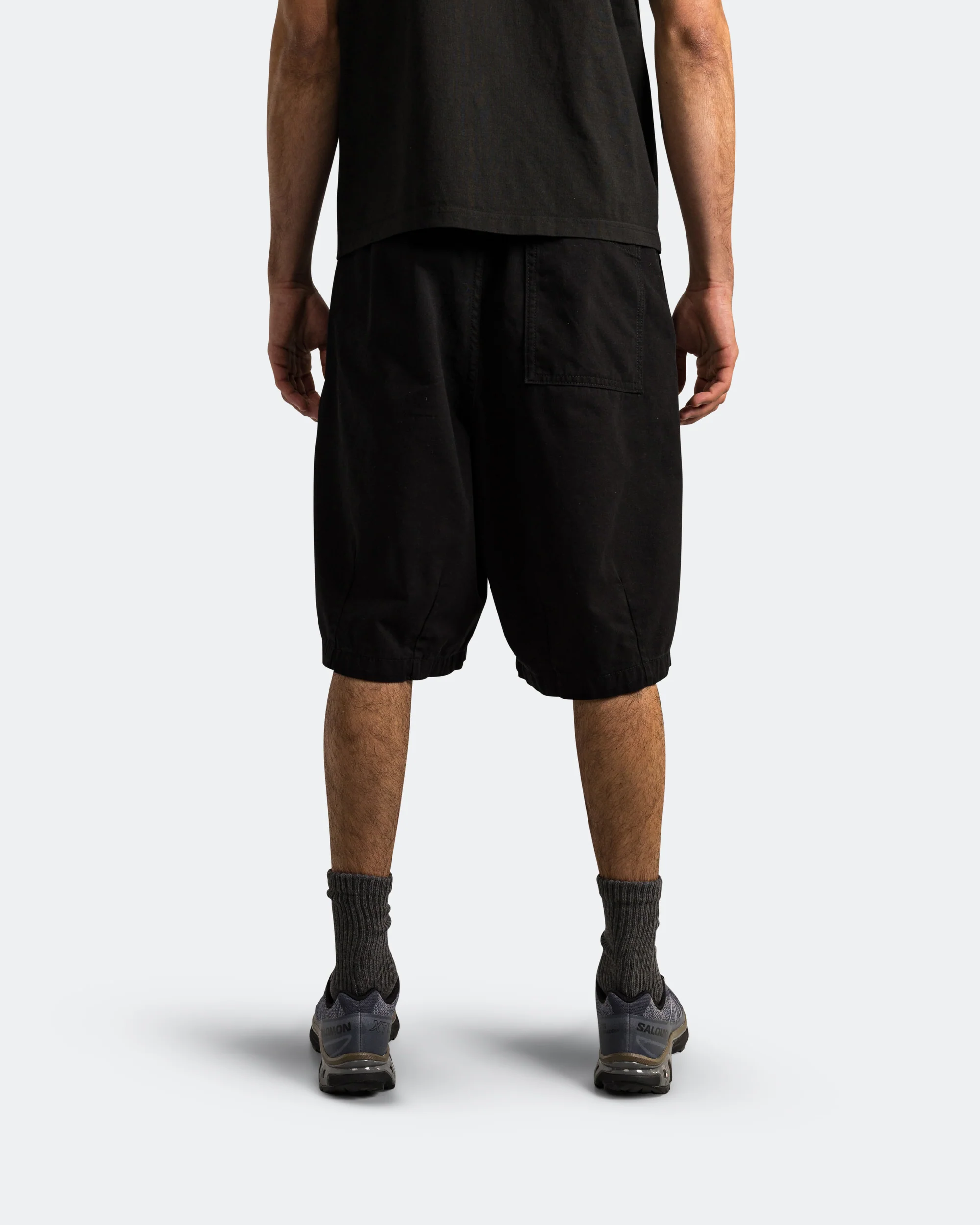 Pleated Balloon Shorts - Black - Image 4