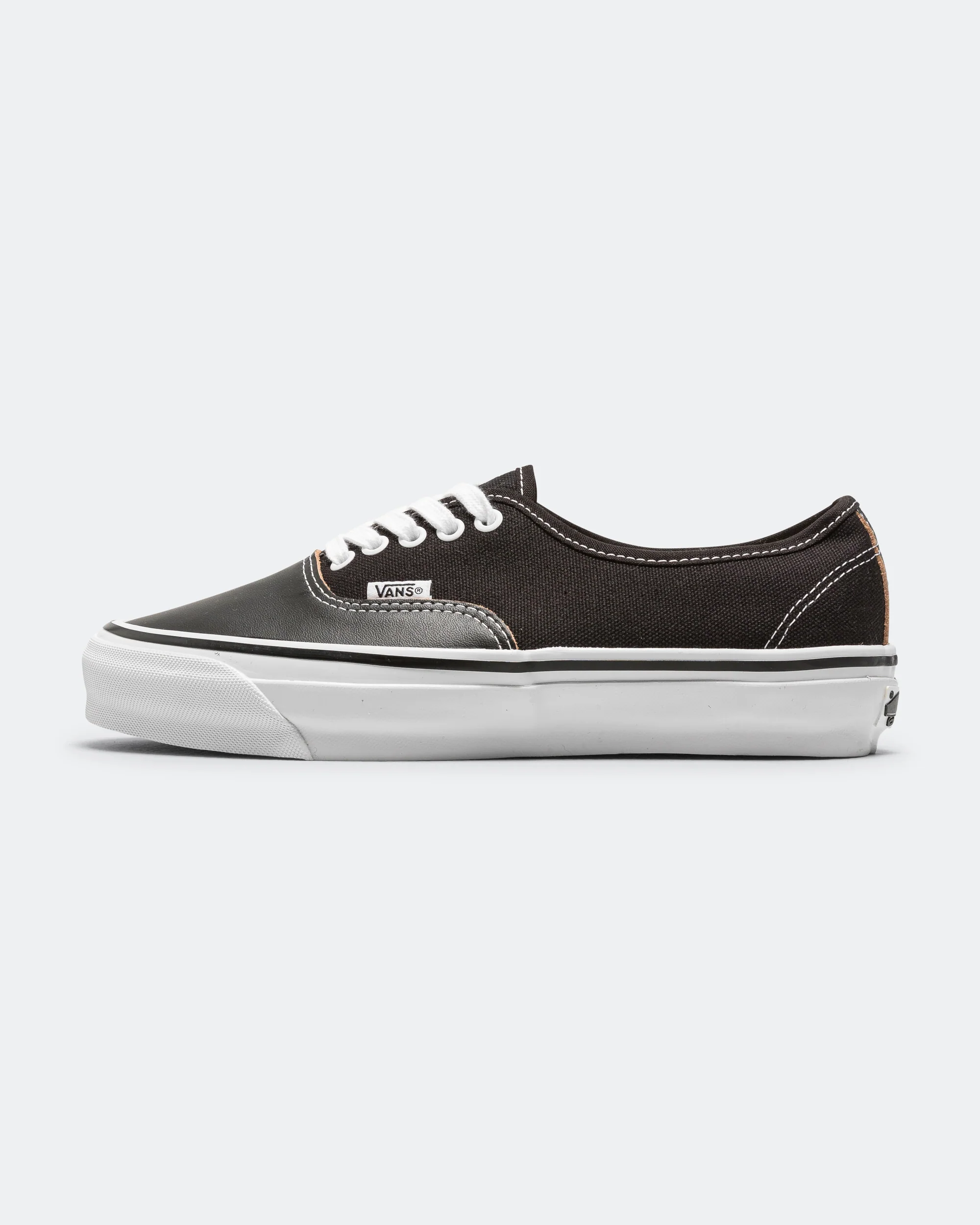 OTW Authentic 44 Siped Vibram - Black