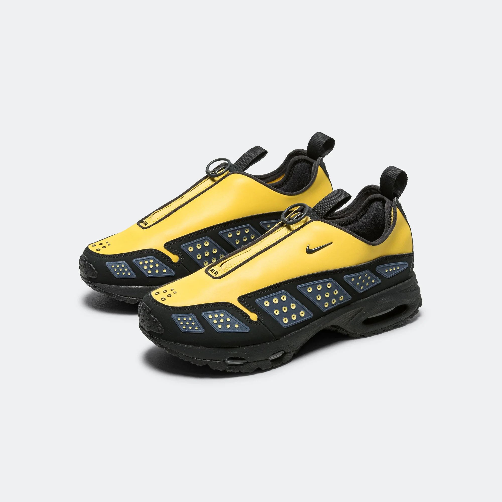 Womens Air Max SNDR - Saturn Gold/Off Noir-Diffused Blue-Black - Image 2