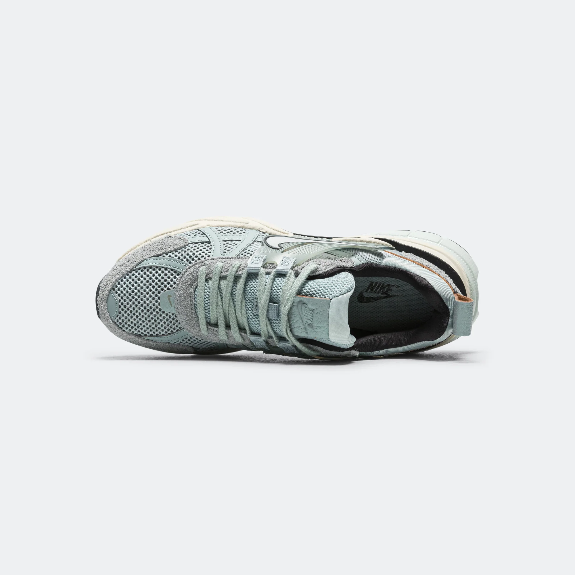 Womens V2K Run - Light Pumice/Chrome-Lt Orewood Brown - Image 4